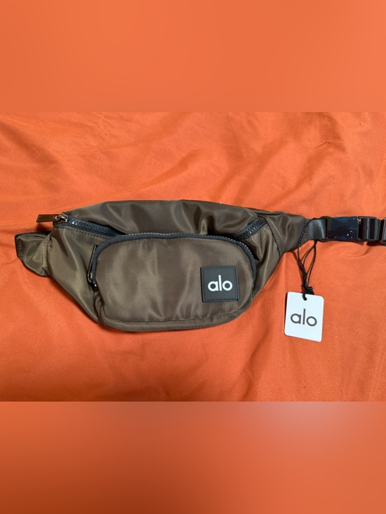 ALO Yoga Handbags - ALO Yoga Brownn Belt Bag with Front Pocket